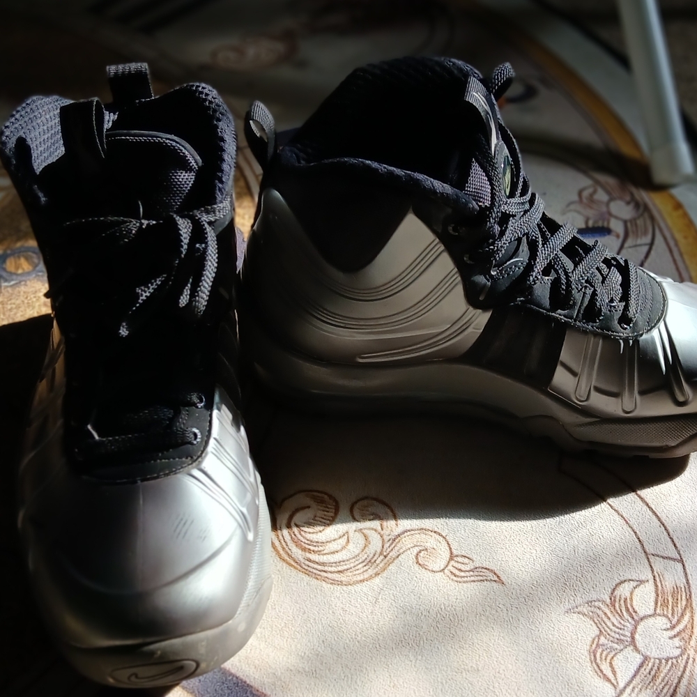 Men's Sleek Silver Sneakers